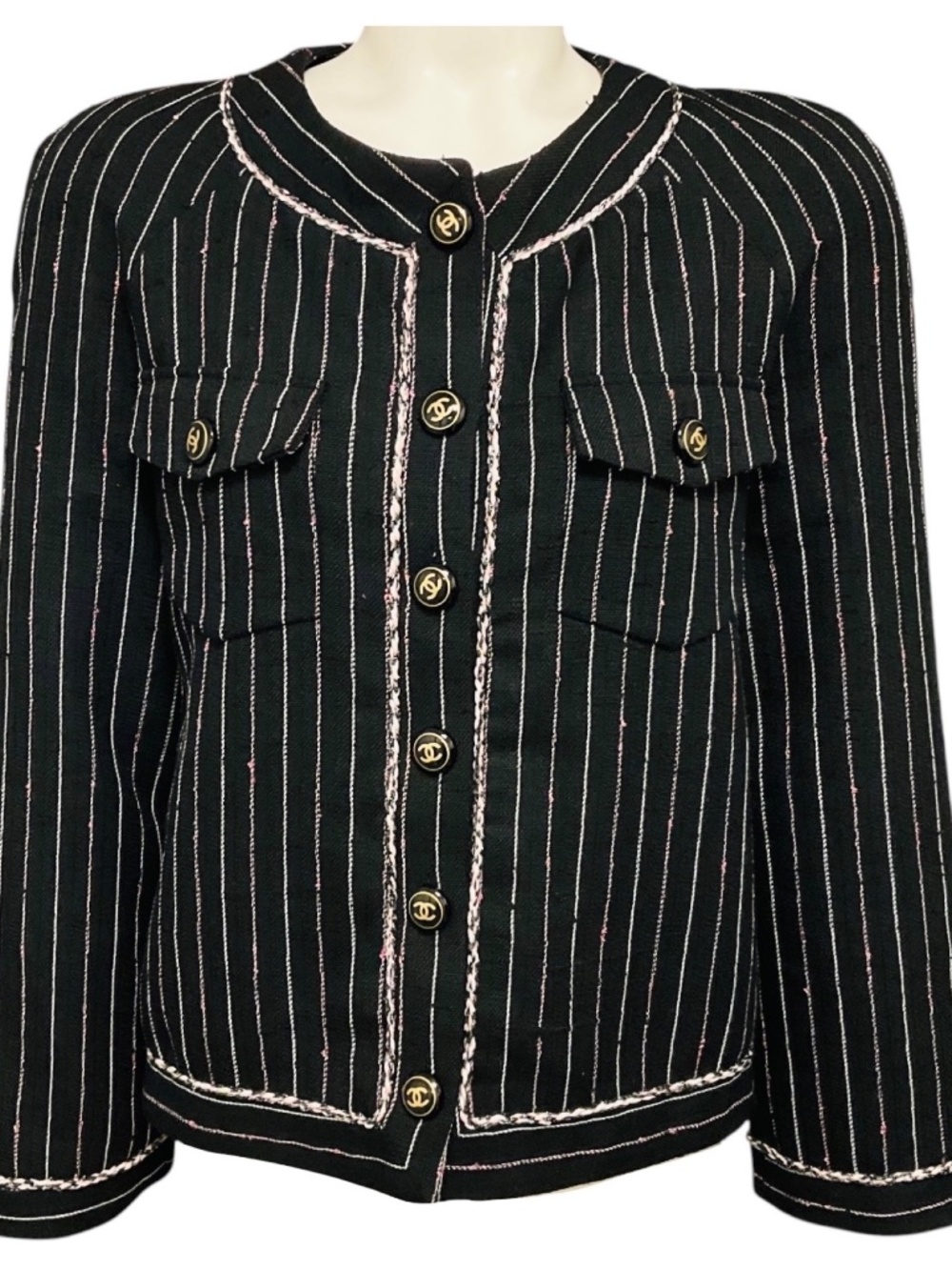 CHANEL BLACK / WHITE / PINK 2023 PINSTRIPED WOOL AND LINEN JACKET WITH CC LOGO B